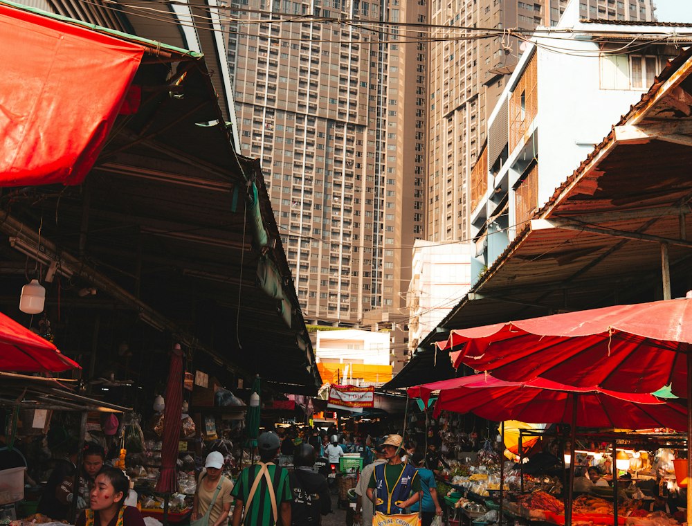 บรรยากาศตลาดในกรุงเทพฯ ภาพประกอบ ไม่ใช่ภาพของทั้งสี่ย่าน