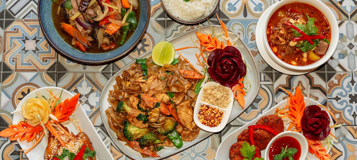 ภาพประกอบ 19 ร้านอาหารแถว ASHER Naii: อินทามระ สะพานควาย สุทธิสาร
